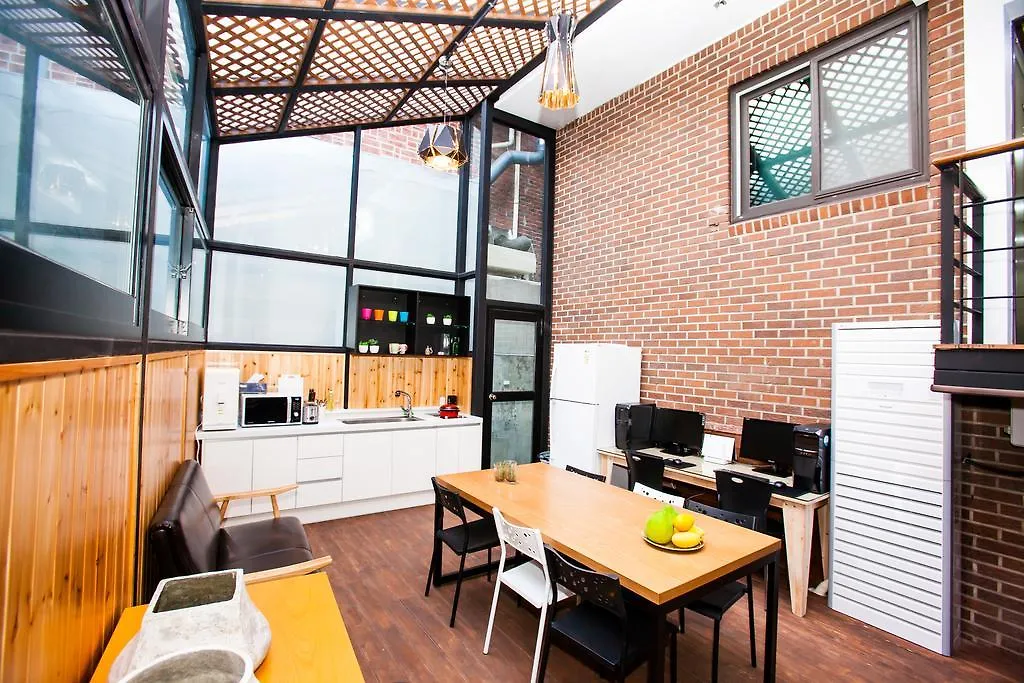 Zaza Backpackers Hostel Seoul Guest house