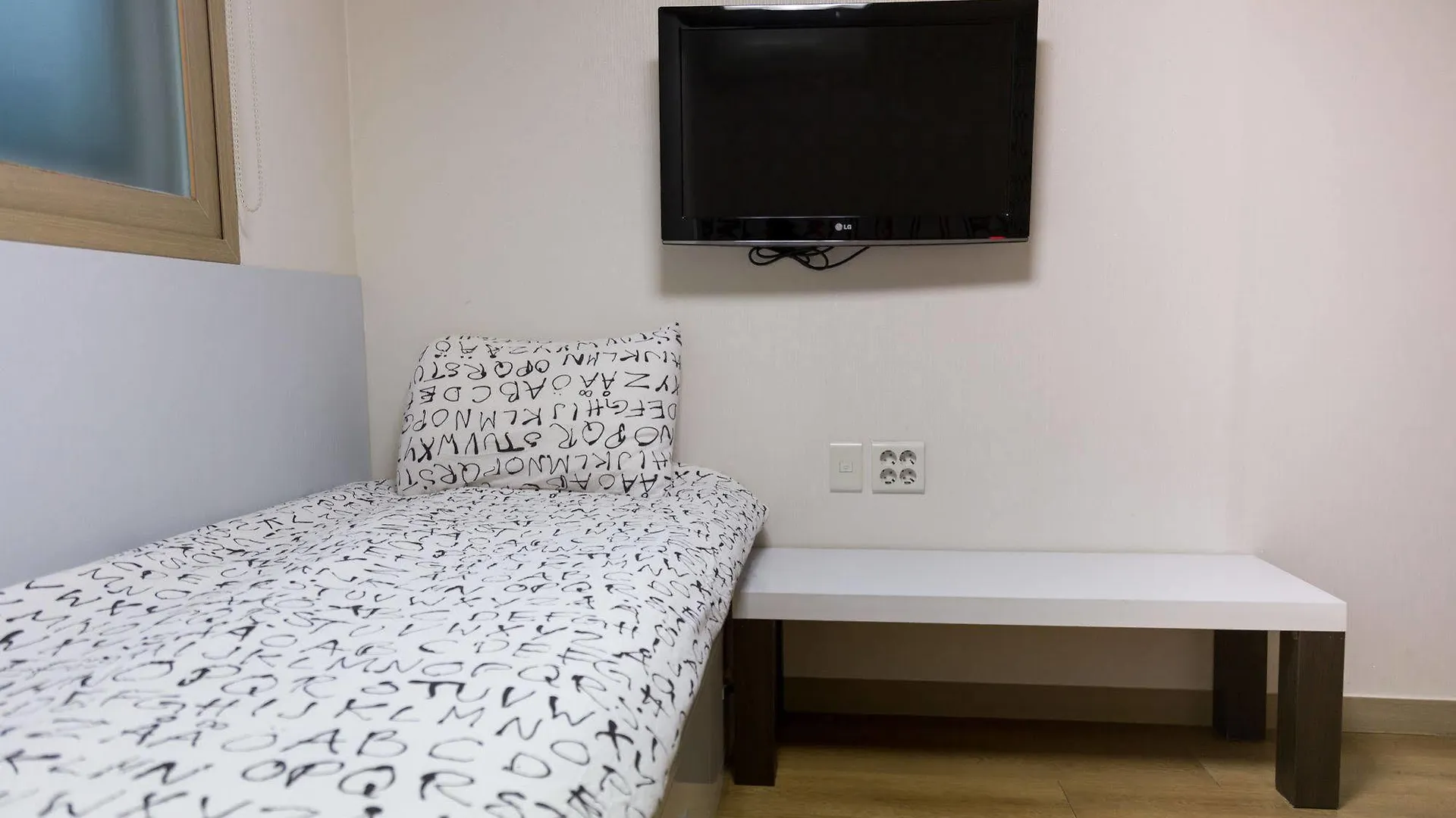 Zaza Backpackers Hostel Seoul 2*,